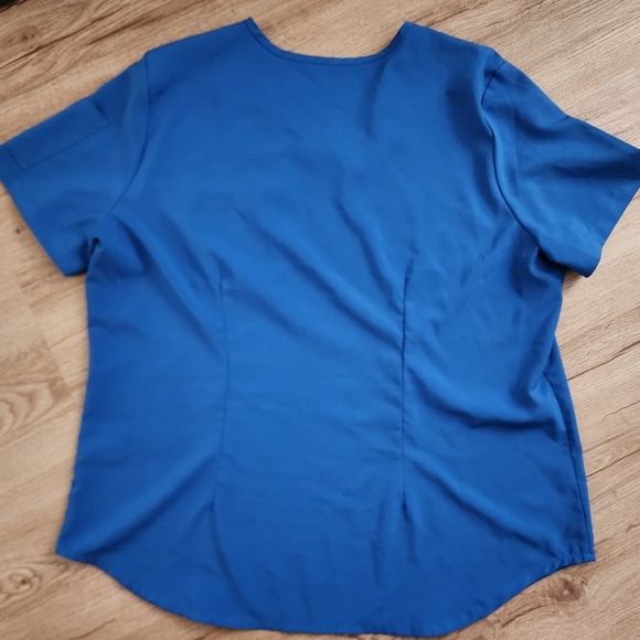 Scrub Top - Picture 2 of 2